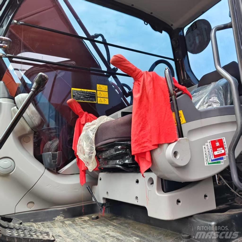 Hitachi ZX 210 Pelle sur chenilles