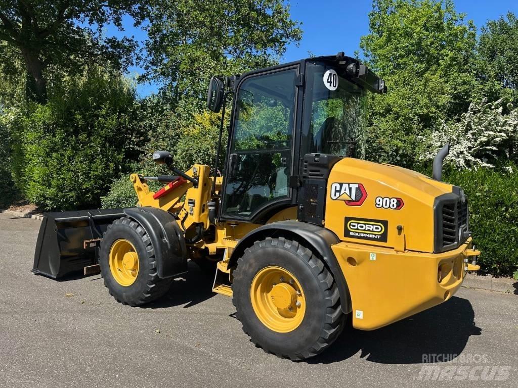 CAT 908 Chargeuse sur pneus
