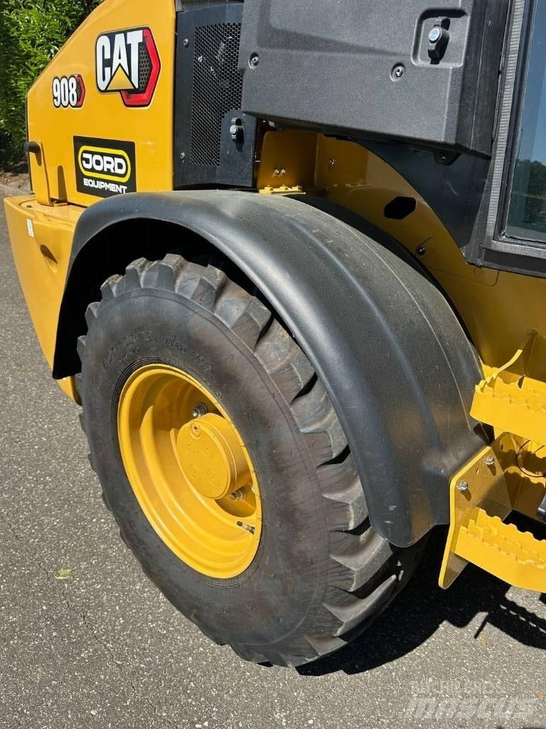 CAT 908 Chargeuse sur pneus