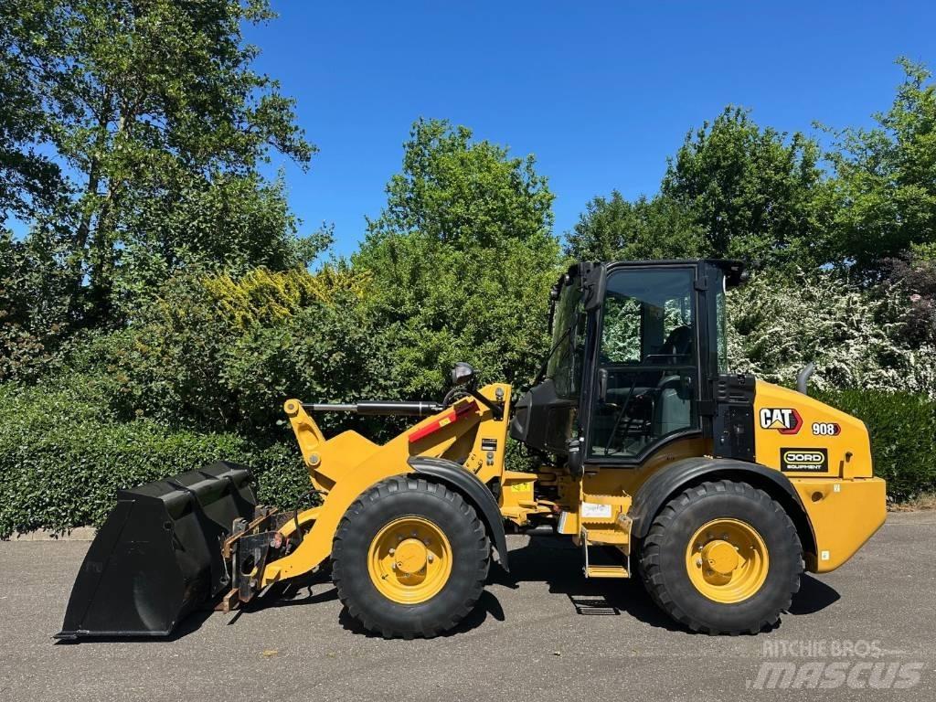 CAT 908 Chargeuse sur pneus