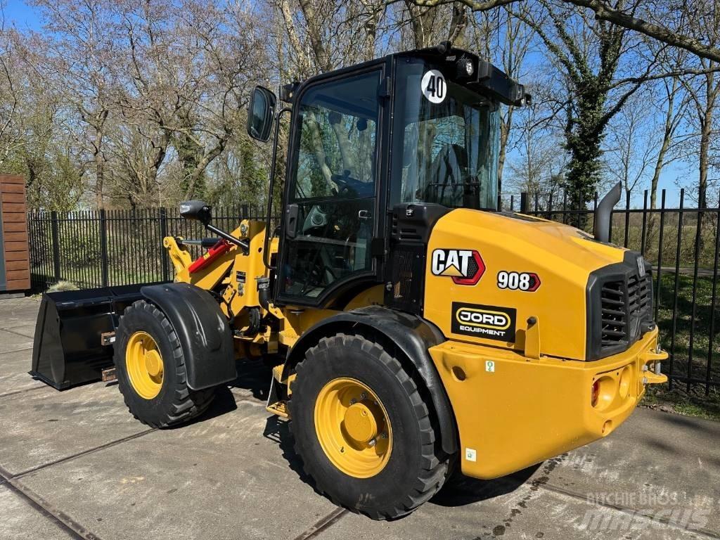 CAT 908 Chargeuse sur pneus