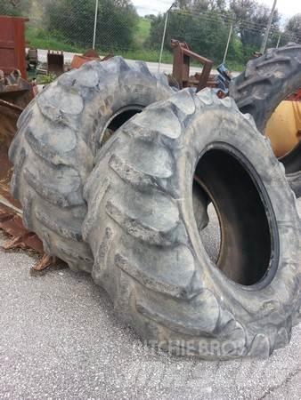  Pneus 540/65R28 Pneus, roues et jantes