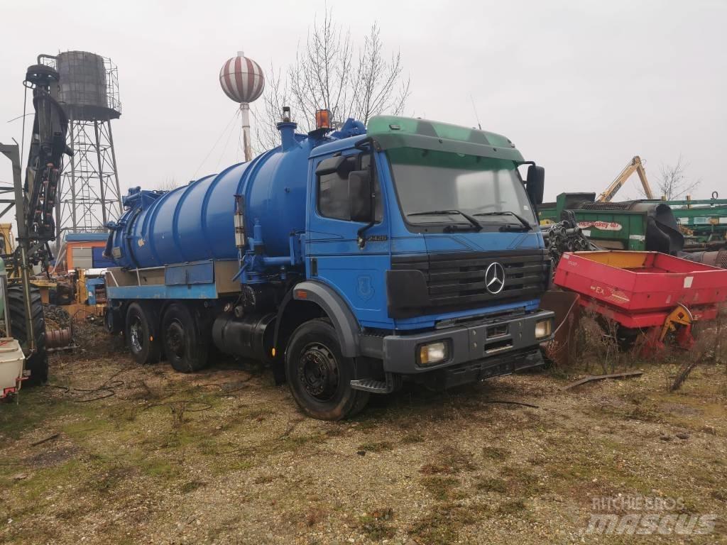Mercedes-Benz 2426 Camion aspirateur, Hydrocureur