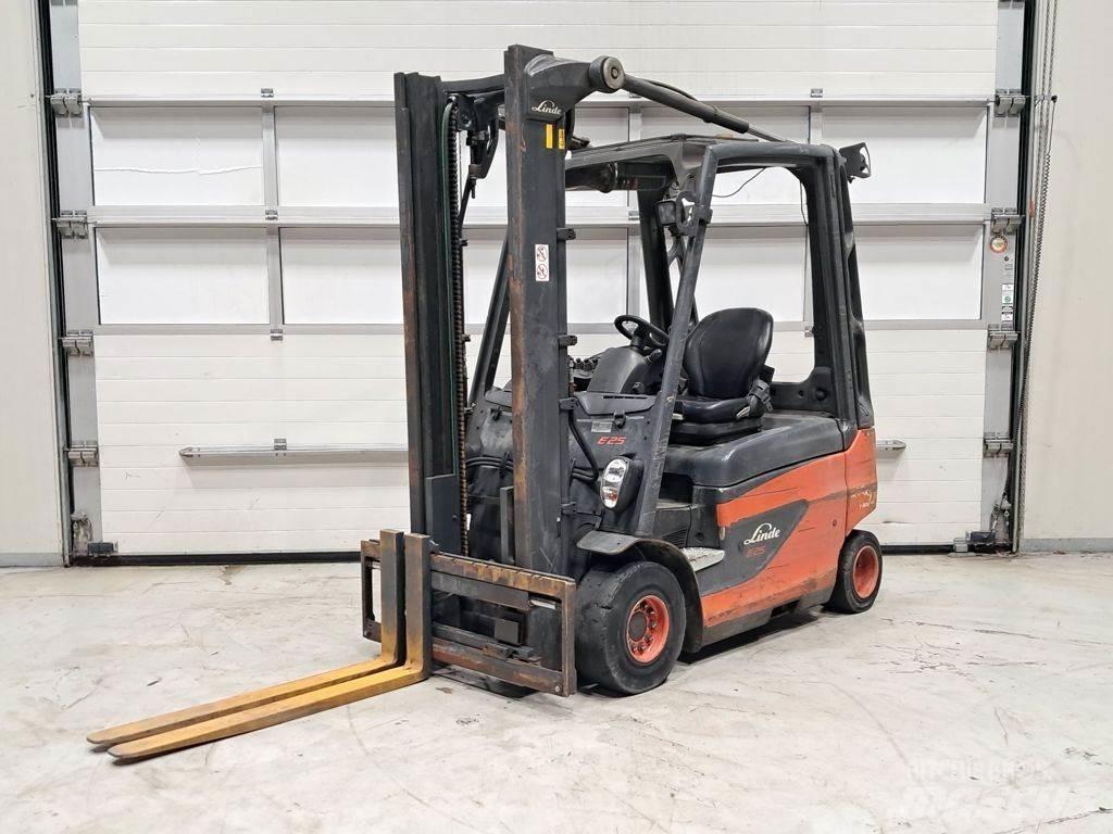 Linde E25-01 Chariots élévateurs électriques
