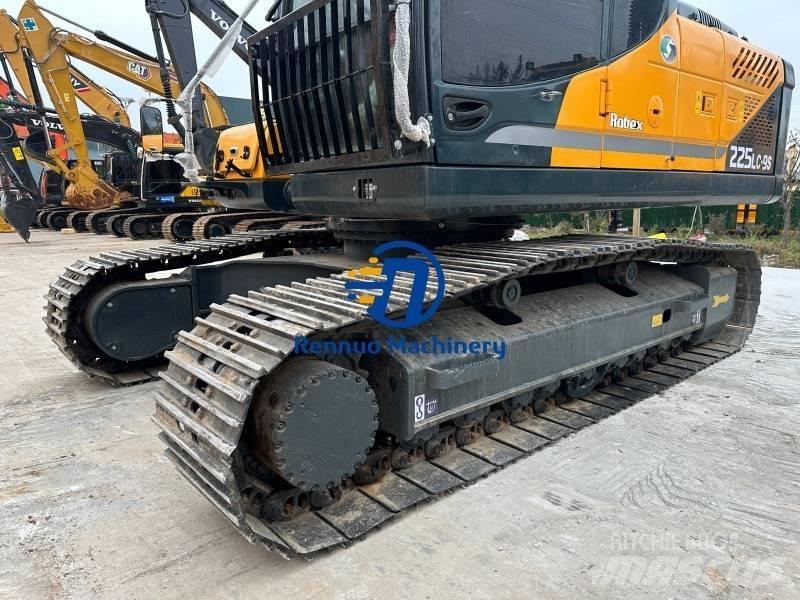 Hyundai 225LC-9S Pelle sur chenilles