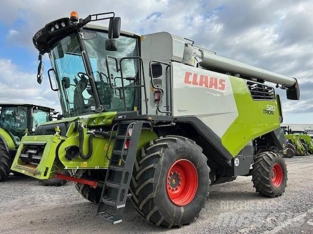 CLAAS TRION 520 Moissonneuse batteuse