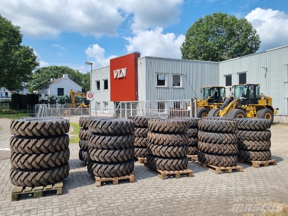Kumho 10.00 x 20 Pneus, roues et jantes
