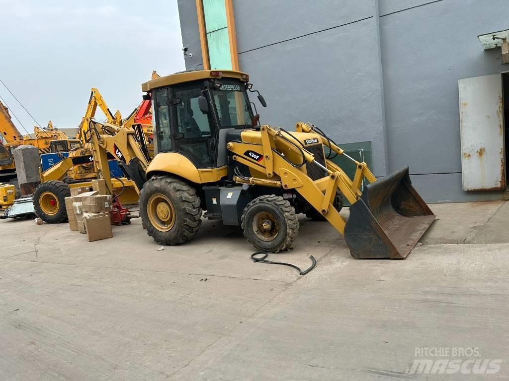 CAT 420 F Tractopelle