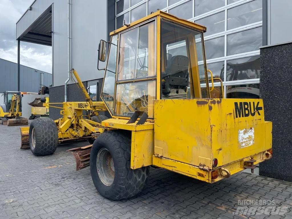 MBU G50A Niveleuse
