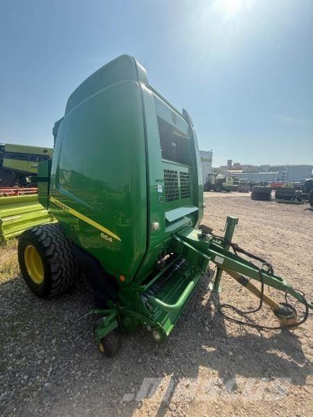 John Deere 864 Presse à balle ronde