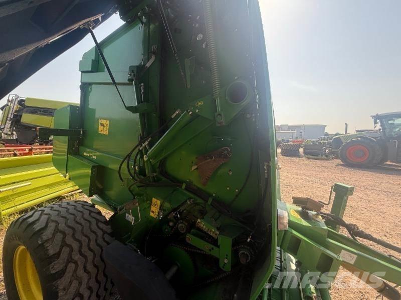John Deere 864 Presse à balle ronde