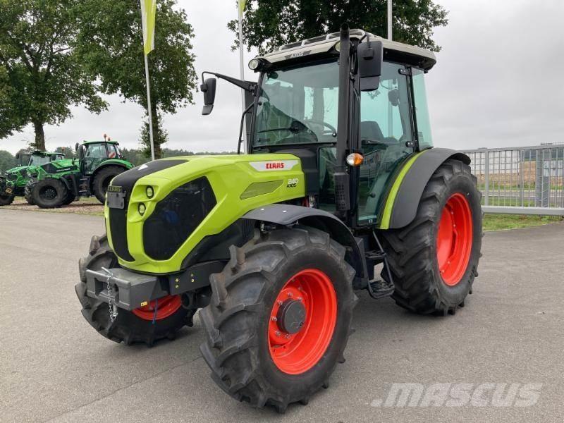 CLAAS AXOS 240 Tracteur