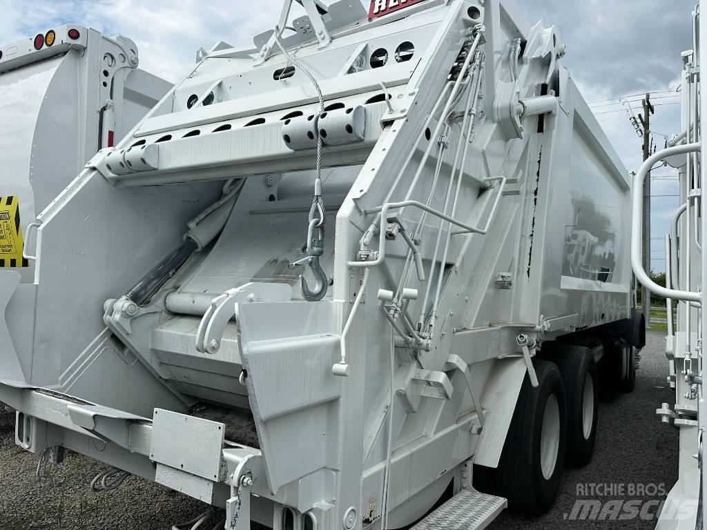 Mack MRU 633 Camion poubelle