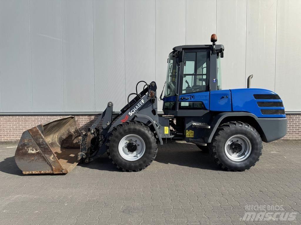 Schaeff TL100 Chargeuse sur pneus