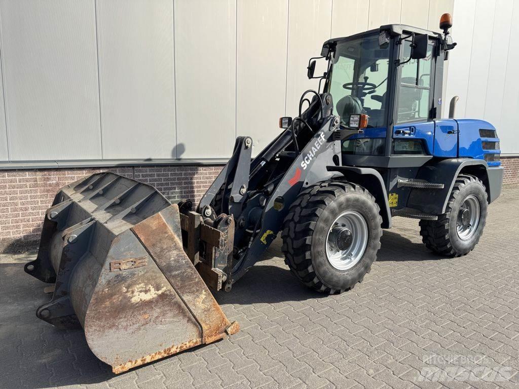 Schaeff TL100 Chargeuse sur pneus