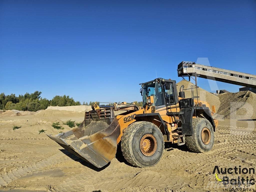 CASE 921C/2 Chargeuse sur pneus