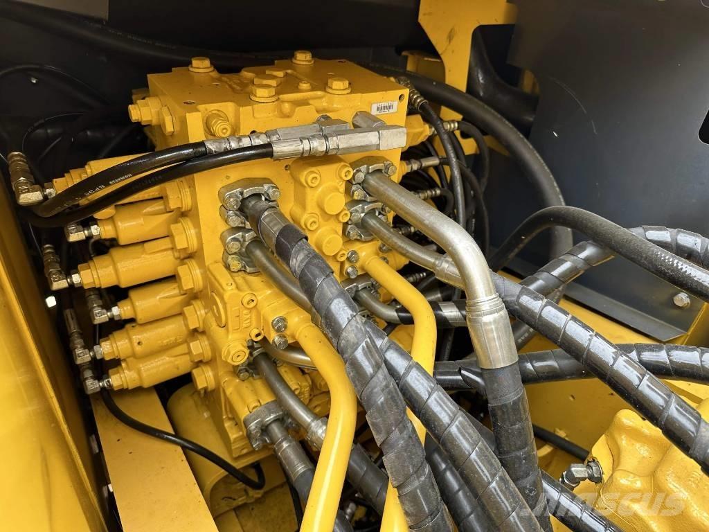 Komatsu PC 200-8 Pelle sur chenilles
