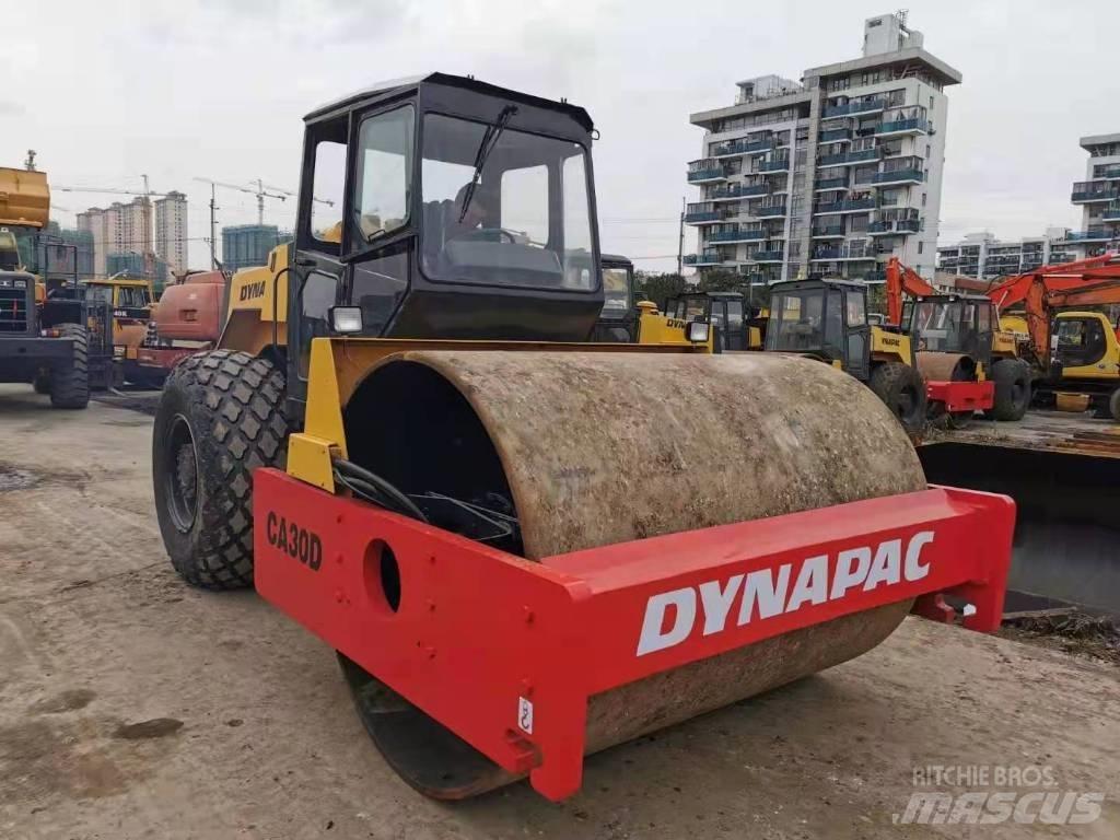 Dynapac CA 30 D Rouleaux monocylindre