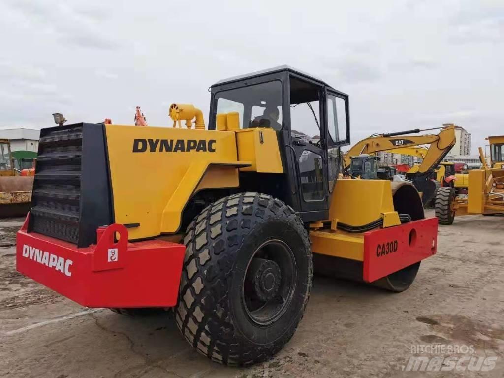 Dynapac CA 30 D Rouleaux monocylindre