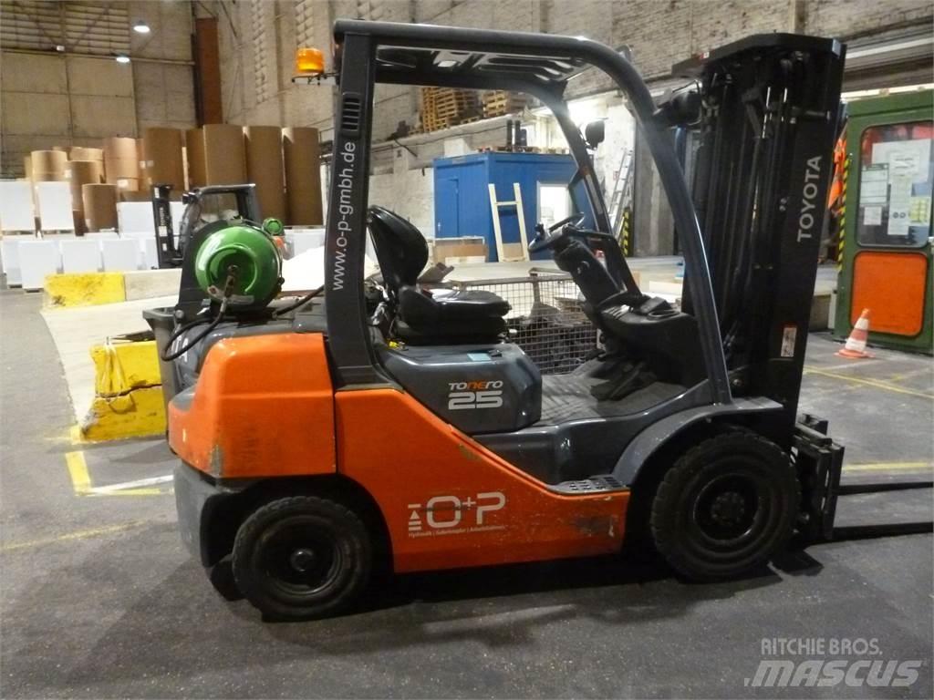 Toyota 02-8FGF25 Chariots GPL