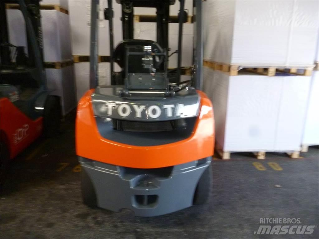 Toyota 02-8FGF25 Chariots GPL