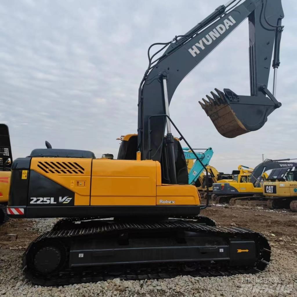 Hyundai 225VS Pelle sur chenilles
