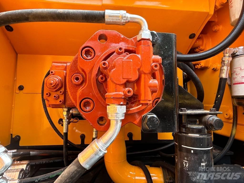 Hyundai 220-9S Pelle sur chenilles