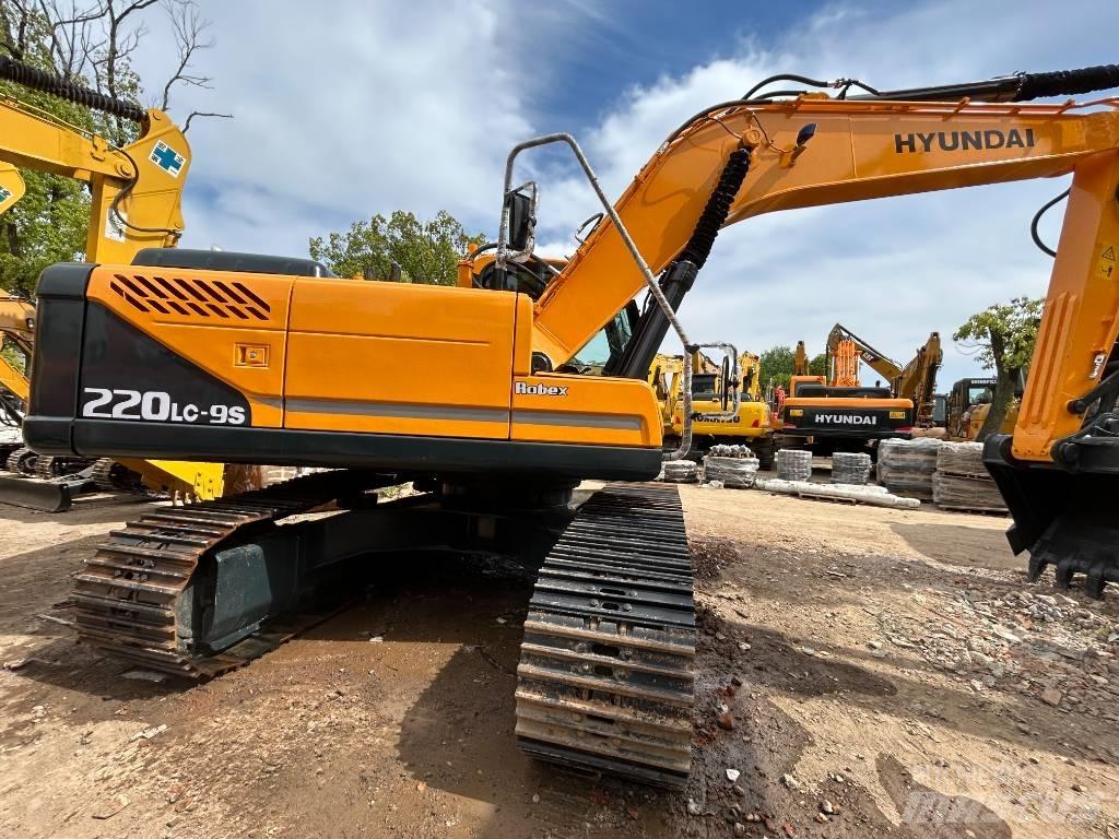 Hyundai 220-9S Pelle sur chenilles