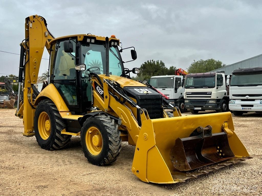 CAT 432 F Tractopelle