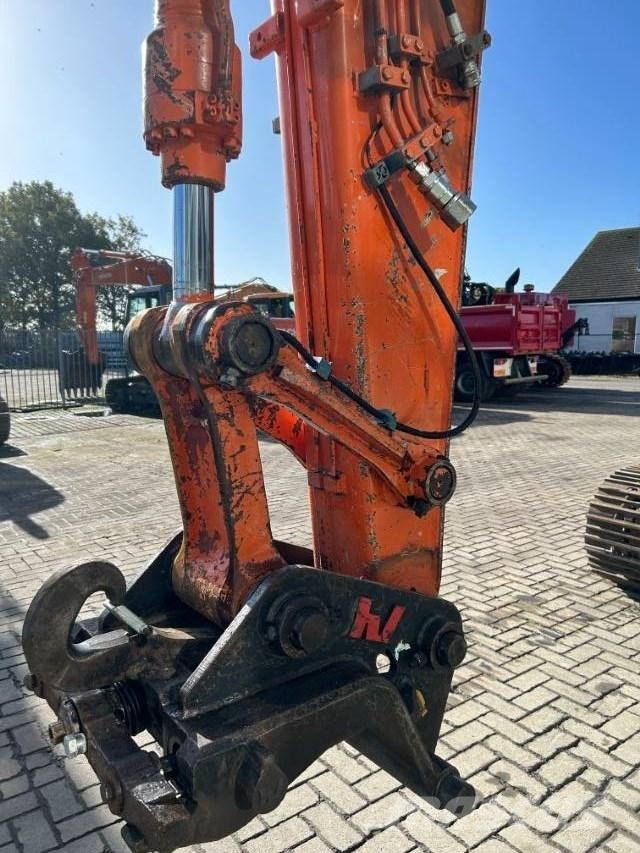 Hitachi ZX 130 Pelle sur chenilles