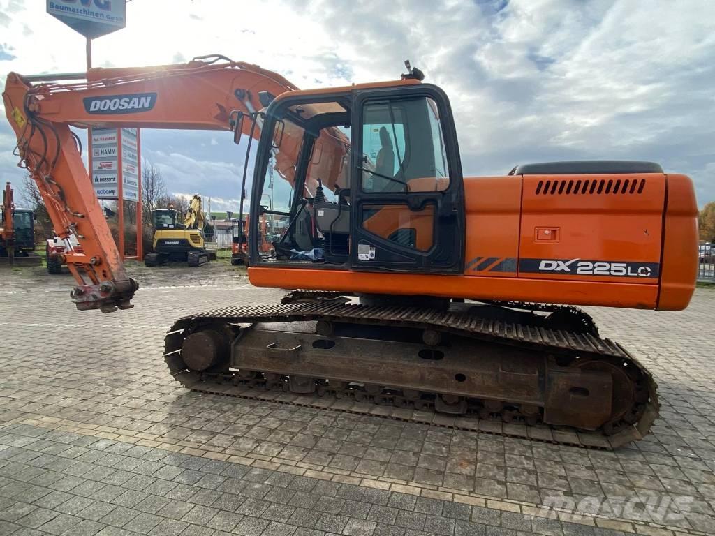 Doosan DX 225 LC Pelle sur chenilles