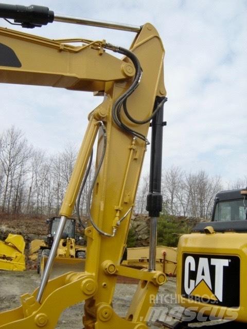 CAT 311F Pelle sur chenilles