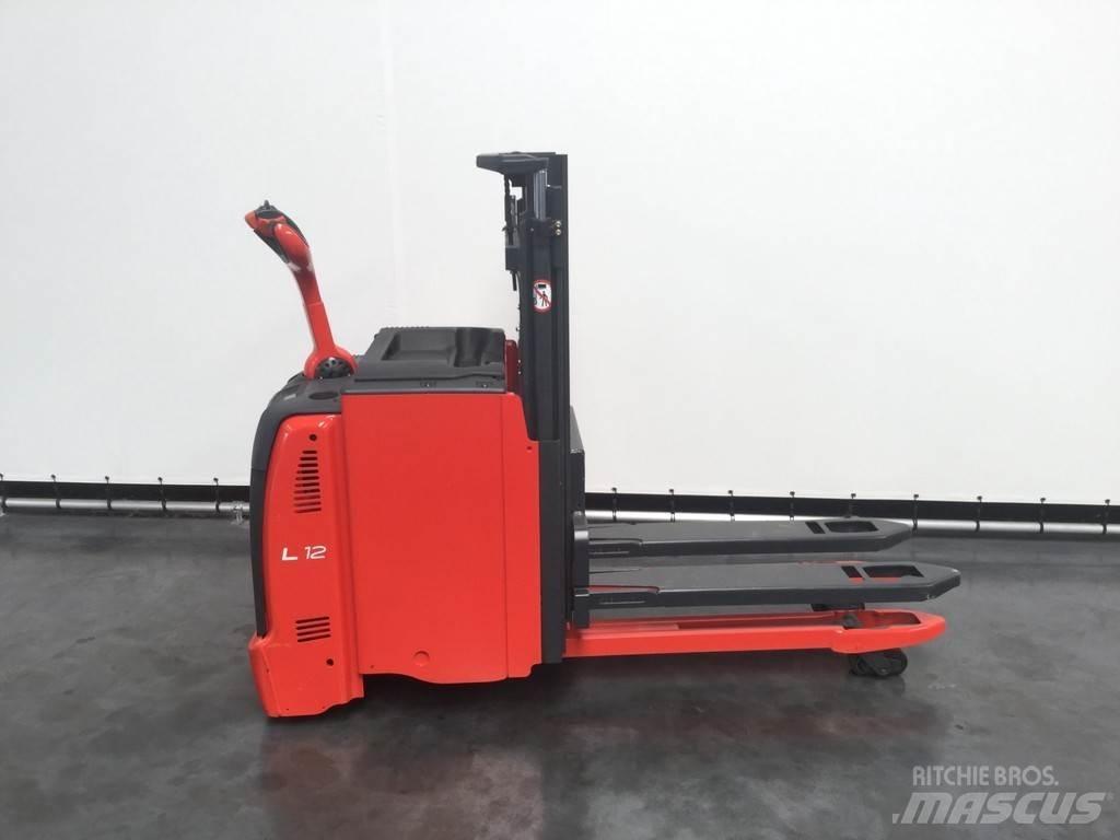 Linde L 12 L Gerbeur accompagnant