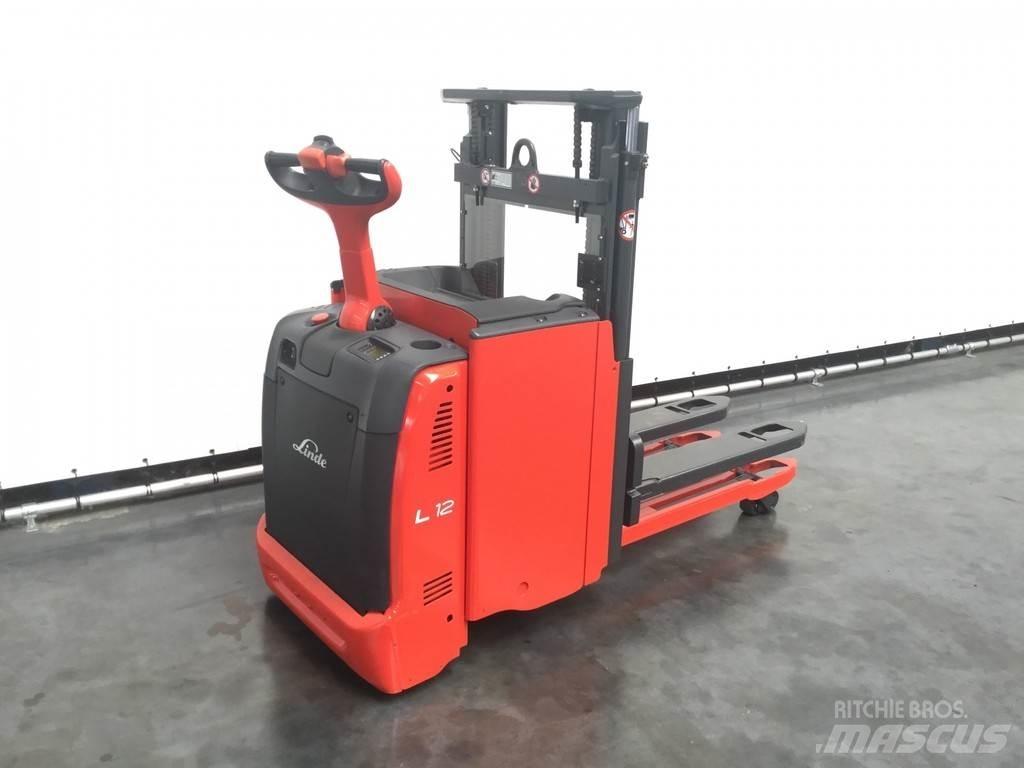 Linde L 12 L Gerbeur accompagnant