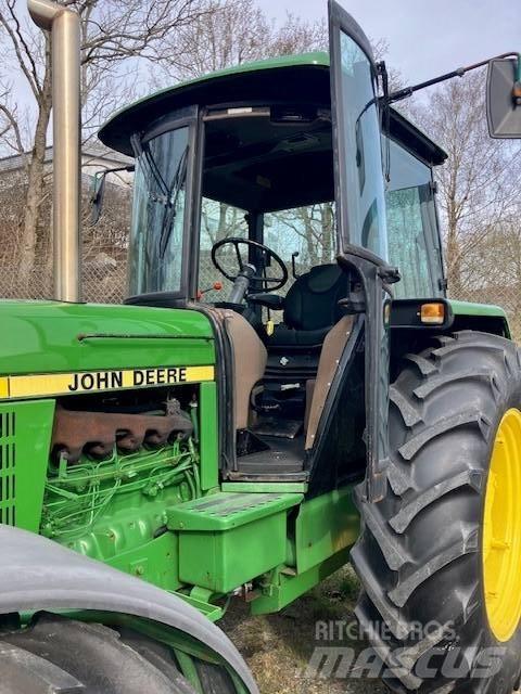 John Deere 3640 MFWD Tracteur