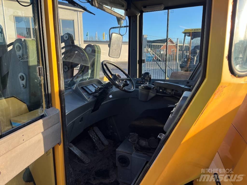 Lundberg 345 Ti Chargeuse sur pneus
