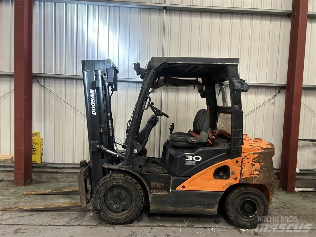 Doosan D30S-5 Chariots diesel