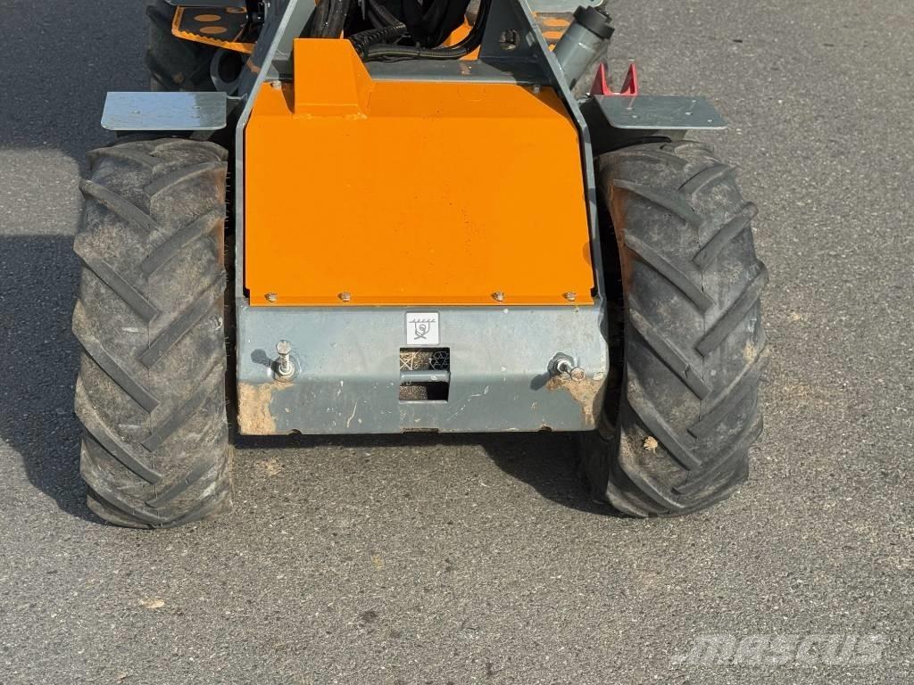 GiANT G 1200 Chargeuse sur pneus