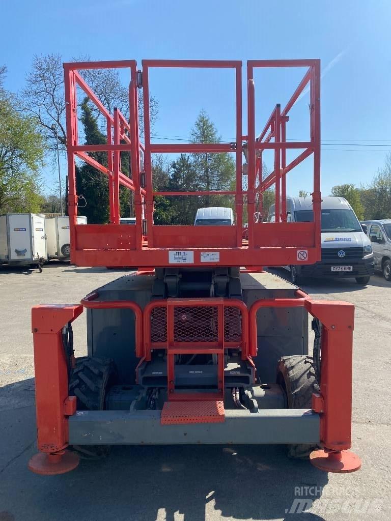 SkyJack SJ 6832 RT Nacelle ciseaux