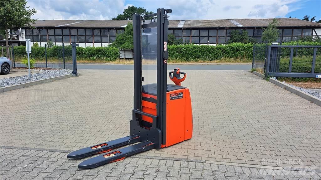 Linde L16i Gerbeur accompagnant