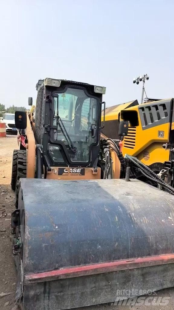 CASE SR 130 Chargeuse compacte