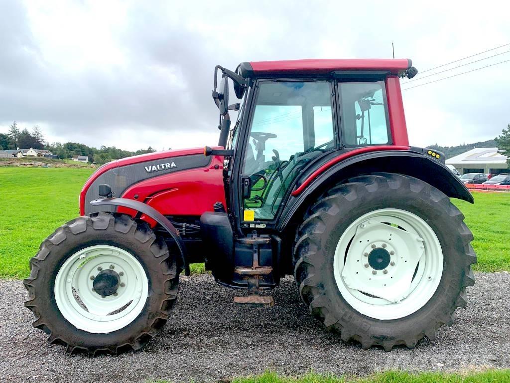 Valtra N101 Tractor Tracteurs forestiers