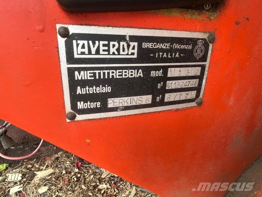  Lavarda M132 Moissonneuse batteuse
