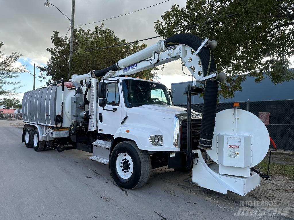 Freightliner 114SD Camion aspirateur, Hydrocureur