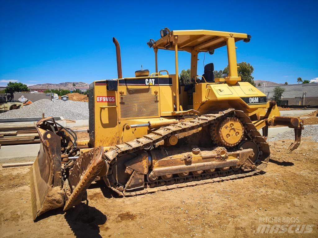 CAT D 6 M XL Bouteurs sur chenilles