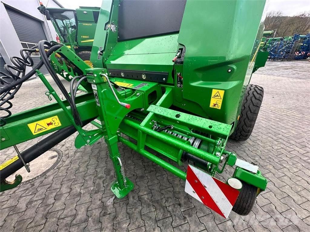 John Deere V461M Presse à balle ronde