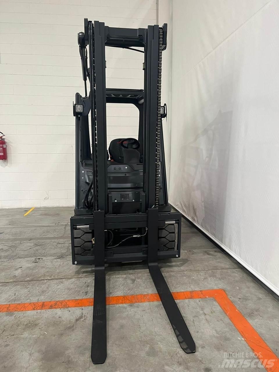 Linde E30-01 Chariots élévateurs électriques