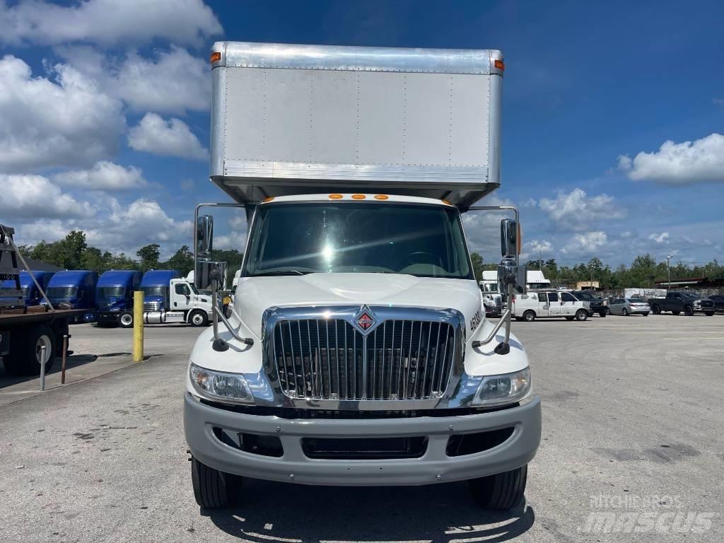 International 4300 Camion Fourgon