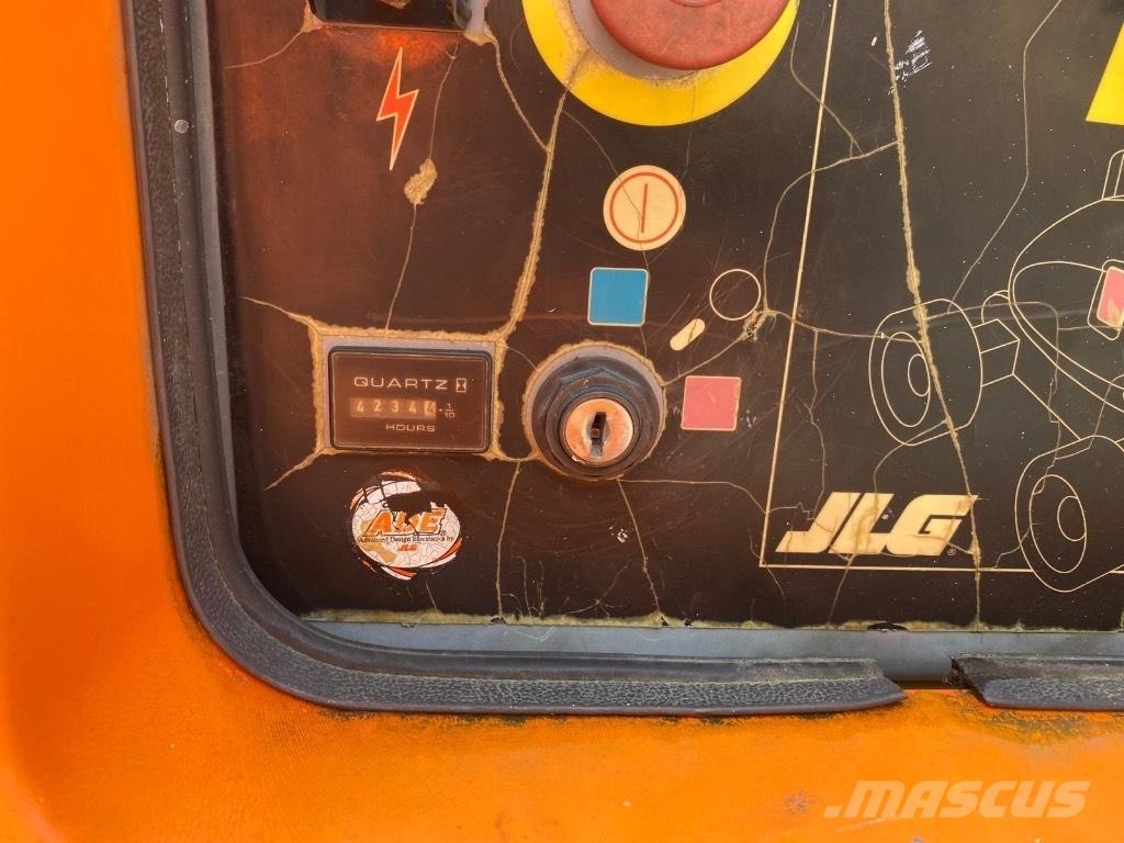 JLG 600 AJ Nacelles articulées