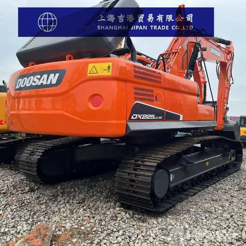Doosan DX 225 Pelle sur chenilles